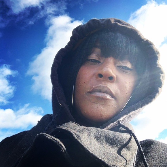 Meet your Posher, Jovana - Picture 2 of 5